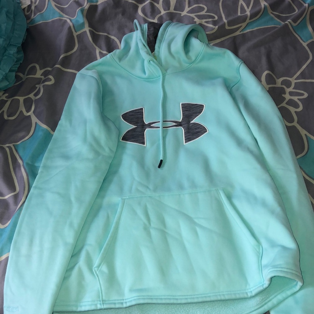 Under armour sweatshirt